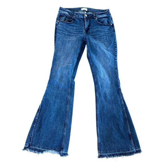 Shyanne Flare Denim Jeans Womens 31W x 34L Dark Wash High Rise Distressed Hem - Picture 1 of 6